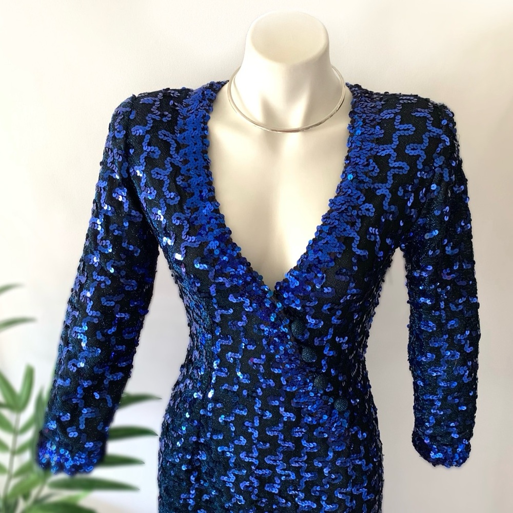v i n t a g e :: Glamorous Lilli Diamond Surplice Sequin Maxi Dress - Picture 15 of 15